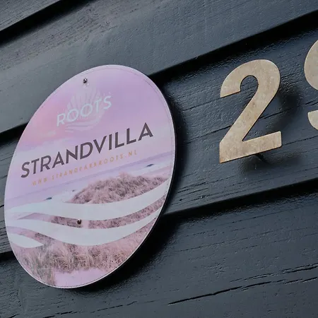 Villa Strandvilla Roots