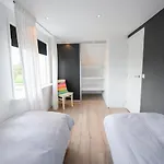 Strandvilla Roots